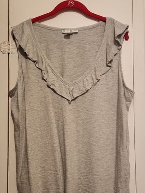 🔥White House Black Market Gray Ruffle V-Neck Tank Top